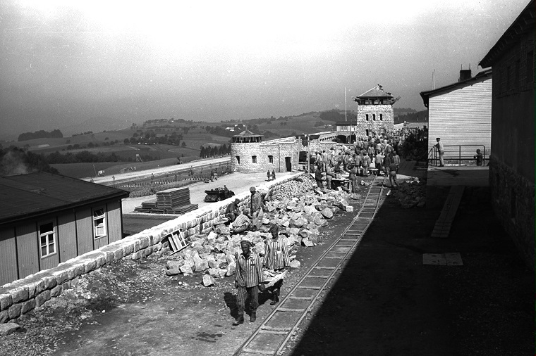 Recuerdos contra el olvido: 80 años haciendo memoria